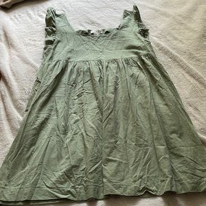 IT HAS POCKETS!  Sweet dress. Never worn